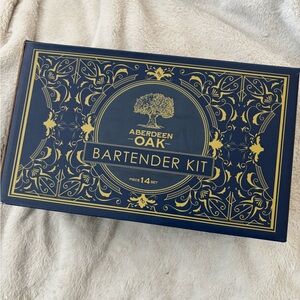 Aberdeen Oak Bartender Kit